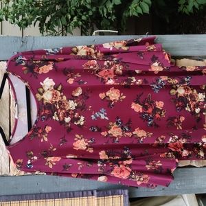 Reborn J Floral Print Tunic Style Top!🌻